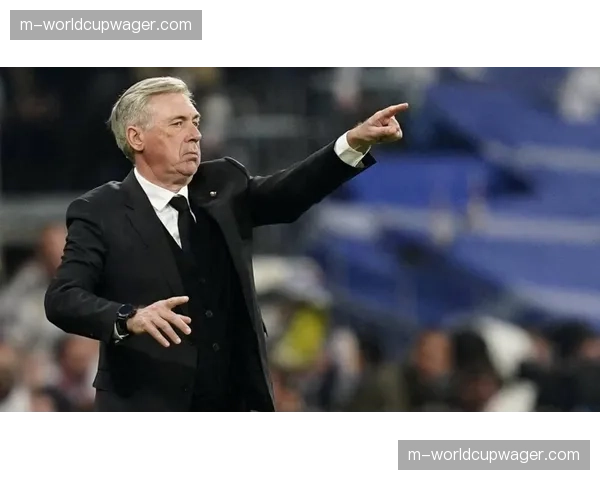 安切洛蒂评论防守趋势：现代足球没有纯粹体系，灵活性与协作至上