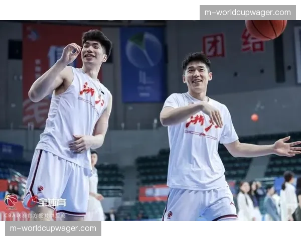 福建浔兴股份外援杰曼砍下50+，但仍不敌多点开花的浙江稠州金租